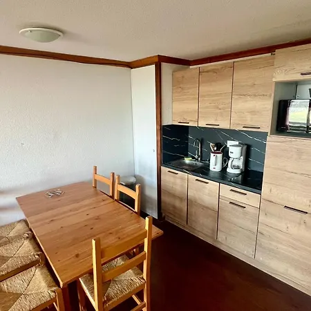 6 Personnes A Super Avec Parking Et Piscine - Fr-1-814-161 * Besse-et-Saint-Anastaise