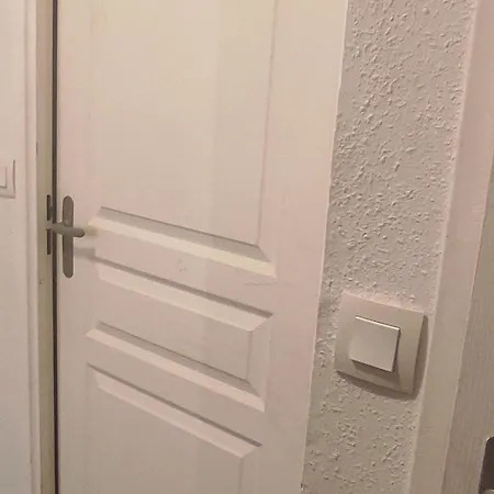 6 Personnes A Super Avec Parking Et Piscine - Fr-1-814-161