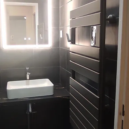 6 Personnes A Super Avec Parking Et Piscine - Fr-1-814-161 * Besse-et-Saint-Anastaise