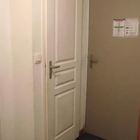 6 Personnes A Super Avec Parking Et Piscine - Fr-1-814-161