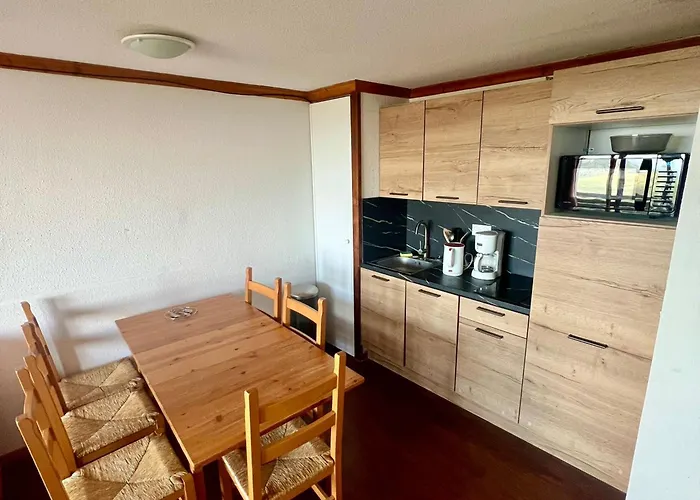 6 Personnes A Super Avec Parking Et Piscine - Fr-1-814-161 * Besse-et-Saint-Anastaise